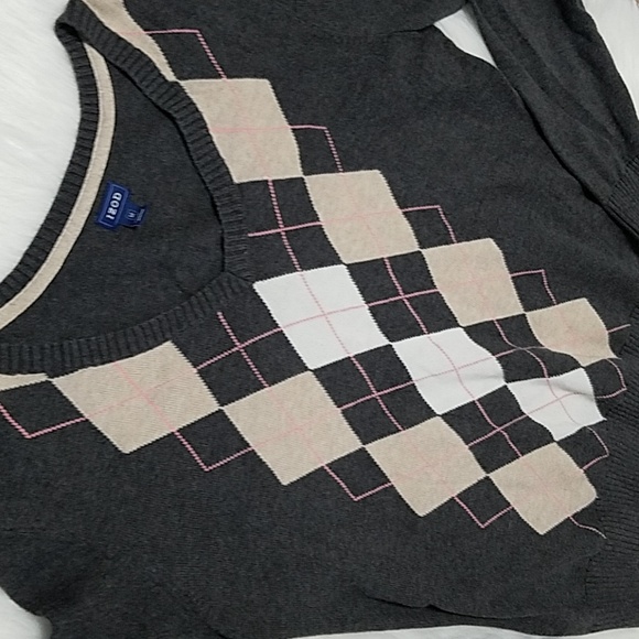 IZOD Sweater - Picture 3 of 3